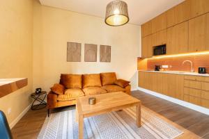 Posezení v ubytování The Charm of Bolhão - Nairobi + 27 fotografií