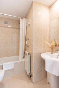 Un baño de Hostal Lóbrega