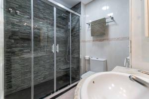 Łazienka w obiekcie Perla 5 - 1 bed 1 bath beach view
