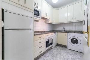 Kuchnia lub aneks kuchenny w obiekcie Perla 5 - 1 bed 1 bath beach view