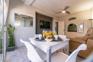 Część wypoczynkowa w obiekcie Perla 5 - 1 bed 1 bath beach view