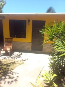 Budova, kde se prázdninový dům nachází + 3 fotografie