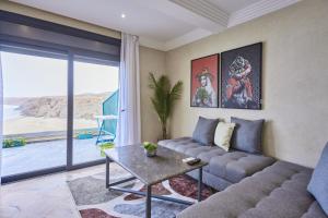 Фотография из галереи Amwaj Apt - Wake to Waves Stylish 1-Bedroom by the Shore в городе Мирлефт +30 фотографий