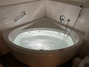 Ein Badezimmer in der Unterkunft Blackforest Lounge direkt an der Skipiste, inkl Parkplatz und Skiraum