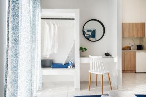 A kitchen or kitchenette at Seaside Suites