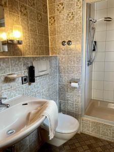Koupelna v ubytování Schwarzwaldhotel Klumpp