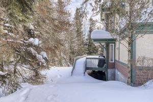 Fotografie z fotogalerie ubytování La Bête Tremblant Classic Charming Chalet v destinaci Mont-Tremblant
