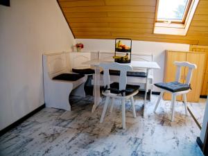 Kuchyň nebo kuchyňský kout v ubytování Ferienwohnung Schlossblick Schillingsfürst