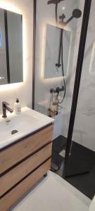 Ένα μπάνιο στο Casa Birdie, 3 bedrooms, perfect for golf and cycling, all amenities by the doorstep