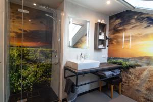 Gallery image of Hotel-Restaurant-Weingut Kapellenhof in Klotten
