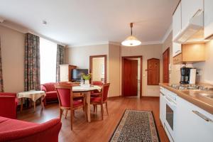 Dapur atau dapur kecil di Suite 2 Schlafräume