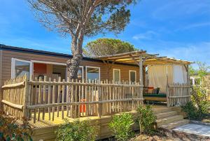 カップ・ダグドにあるCamping de la Clape Village - Maevaのギャラリーの写真 +11枚の写真