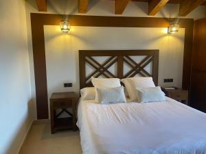 Les Flors - Hotel Rural & Cabanyes客房内的一张或多张床位