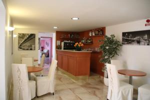 Gallery image of Hôtel Lutetia in Lourdes