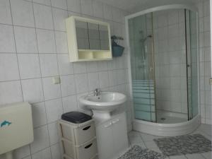 Ένα μπάνιο στο Harzhaus Wienrode Fewo Harzblick +15 φωτογραφίες