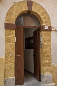 切法卢La Casa di Giò的建筑物中敞开的拱门