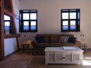 Ruang duduk di Gut Alt Farpen Ferienwohnung 1