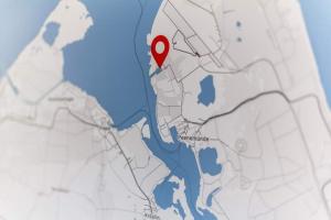 a screenshot of a map with a red marker at Hausboot Chalet am Meer - LP8 in Peenemünde