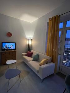 TV a/nebo společenská místnost v ubytování NEWBORN HOSTEL Prishtina