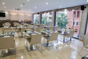 Restaurace v ubytování NH Castellón Mindoro