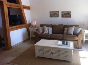 Ruang duduk di Gut Alt Farpen Ferienwohnung 2