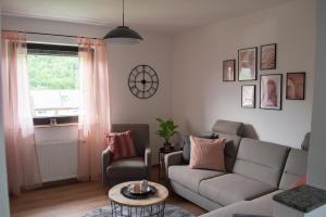 Posezení v ubytování Ferienwohnung Kurz "Weinbergblick" + 8 fotografií