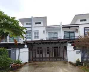 Το κτήριο όπου στεγάζεται  η παραθεριστική κατοικία