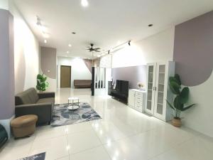 Χώρος καθιστικού στο Empire Citystay at Moyan-4Queen