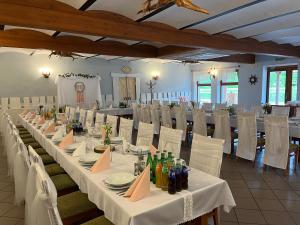 Restaurace v ubytování Tawerna Pod Kotwicą pokoje i domy wakacyjne