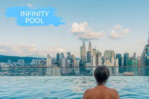 Bazén v ubytování Infinity Pool Hostel nebo v jeho okolí