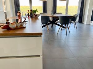 Fotografie z fotogalerie ubytování Ferienhaus Sundowner FH6 v destinaci Fehmarn