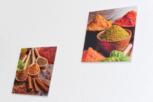 two pictures of different types of spices at Ferienwohnungen Haus Boje "Scholle" in Neuharlingersiel