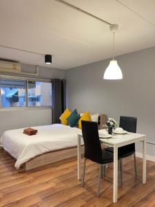 Gallery image of Popular Condo เมืองทองธานี in Pak Kret
