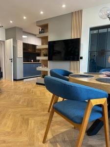 Nhà bếp/bếp nhỏ tại Blue Iris, 2BR, Stunning Views, Jacuzzi and Workspace