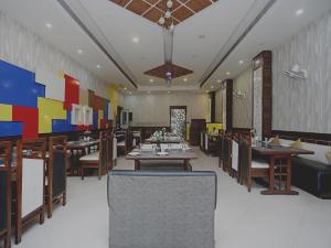 Restaurace v ubytování Super Hotel O Subhadra Residency