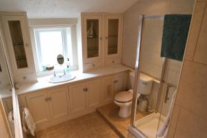 Lee-Side B&B tesisinde bir banyo