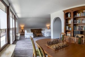 Perpustakaan di rumah percutian