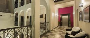 Χώρος καθιστικού στο Decanter Hotel
