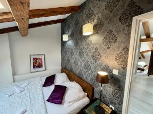 Posteľ alebo postele v izbe v ubytovaní Loft Apartment 122qm Center Sea view Rijeka