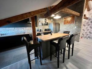 Kuchyňa alebo kuchynka v ubytovaní Loft Apartment 122qm Center Sea view Rijeka