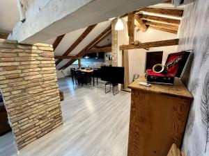 Kuchyňa alebo kuchynka v ubytovaní Loft Apartment 122qm Center Sea view Rijeka