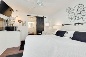 Gallery image of Walkable Studio on Historic Hammondsport Property! in Hammondsport +16 photos