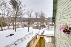 Walk to Eats Mtn-View Hammondsport Hideaway! v zimě
