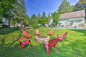 Zahrada ubytování Walk to Eats Mtn-View Hammondsport Hideaway!