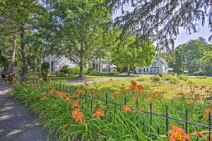 Zahrada ubytování Walk to Eats Mtn-View Hammondsport Hideaway!