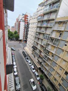 an aerial view of a parking lot in a city at EFDEPARTAMENTOS Dos ambientes Plaza Colon in Mar del Plata