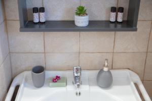 Afbeelding uit fotogalerij van Aristeas Studio in Ornos +3 foto's