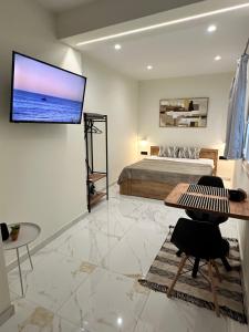 TV a/nebo společenská místnost v ubytování The Lux Den of Zante