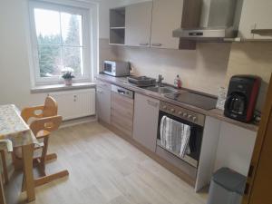 Η κουζίνα ή μικρή κουζίνα στο Ferienwohnung Zern