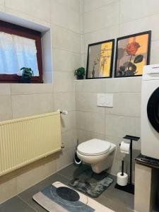 Ένα μπάνιο στο Ferienwohnung EifelLiebe +19 φωτογραφίες